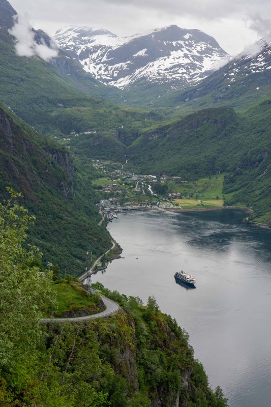 Ausblick Geiranger Fjord vom Ørnesvingen aus
