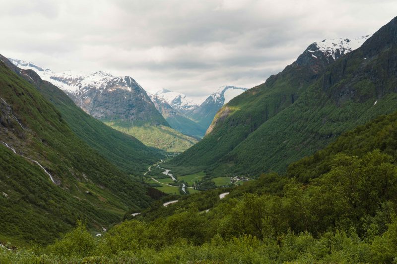 Blick ins Hjelledalen